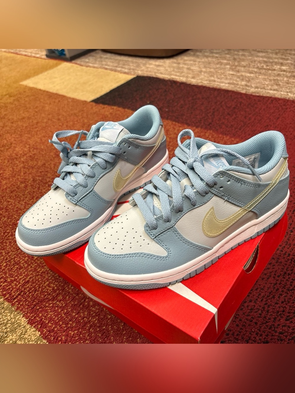 Nike Kids 4.5Y Aura Clear Dunks